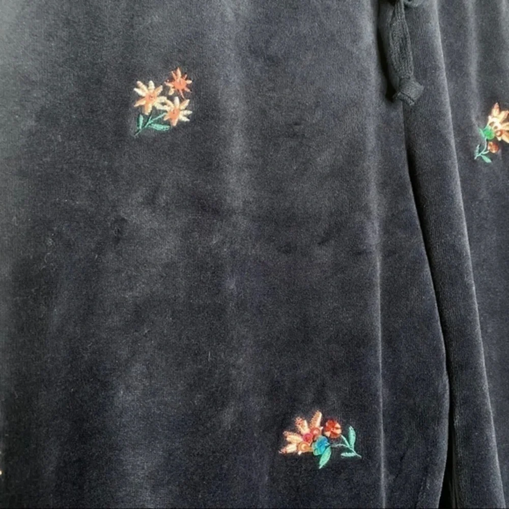 Juicy Couture Black Label Navy Blue Floral Embroidered Jogger Pants NWT